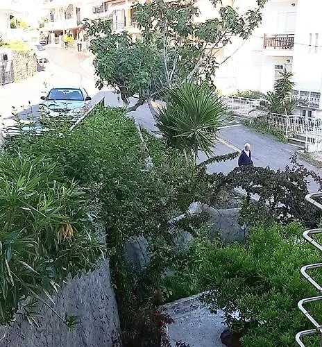 Agapaki * 新马尔马拉斯